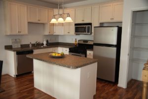 Heritage Pointe 2 Bedroom Buckingham Kitchen with Stainless Steel Appliances in Chalfont, PA