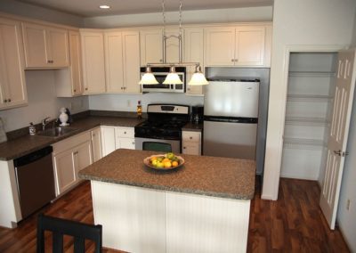 Heritage Pointe 2 Bedroom Buckingham Kitchen with Island and Pantry in Chalfont, PA