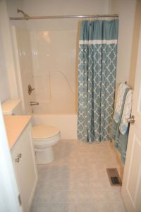 Heritage Pointe 2 Bedroom Buckingham Upstairs Hall Bath in Chalfont, PA